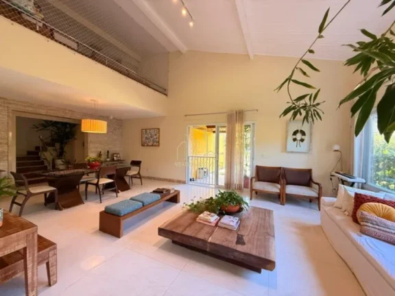 Imagem Casa de Alto Padrão à Venda em Stella Maris | 4 Suítes | 296m² | Condomínio com Acesso Privativo à Praia