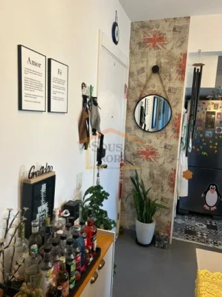 Imagem Apartamento à venda com 57 m², 2 dormitórios com armários, sacada ampla integrada à cozinha, sa...