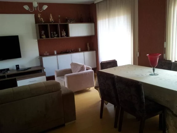 Imagem Triplex em Condomínio Próximo ao Parque Barigui - R$1.100.000,00