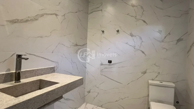 Imagem Imperdível oportunidade! Casa à venda em Alphaville Campo Grande-MS com 3 quartos, 3 suítes, 3 salas e 330m². Confira!