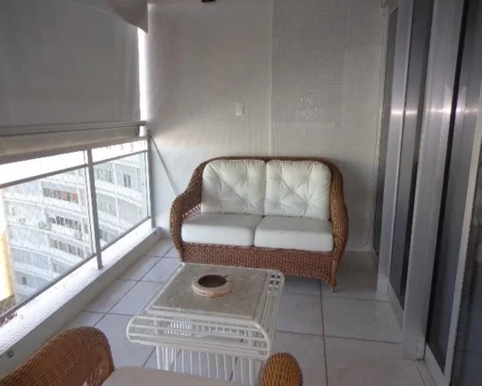 Apartamento à venda no Guarujá na Praia das Pitangueiras