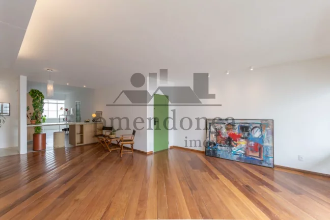 Imagem Apartamento com 181m² na Rua Itambé, 3 suítes e 2 vagas.