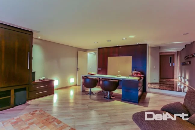 Imagem Apartamento em frente do Clube Curitibano - com 4 dormitórios à venda, 247 m² por R$ 1.890.000 - Água Verde - Curitiba/PR