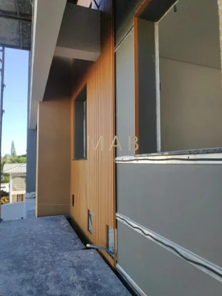 Imagem Apartamento à venda em Florianópolis-SC, bairro Ingleses do Rio Vermelho, 2 quartos sendo 1 suíte, sala de estar/jantar, 1 vaga, 88,36m² de área. Venh