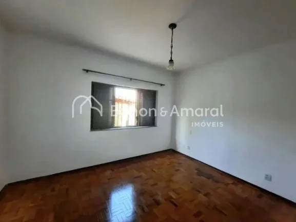 Imagem Esta casa no Jardim Chapadão é perfeita para você e sua família! Com 3 quartos (incluindo 1 suí...