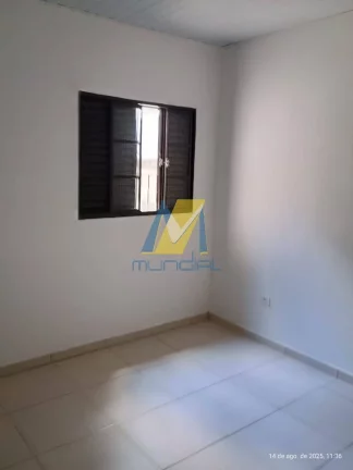 Imagem Cansado de pagar caro por um lugar pequeno? Olha essa casa com quintal.