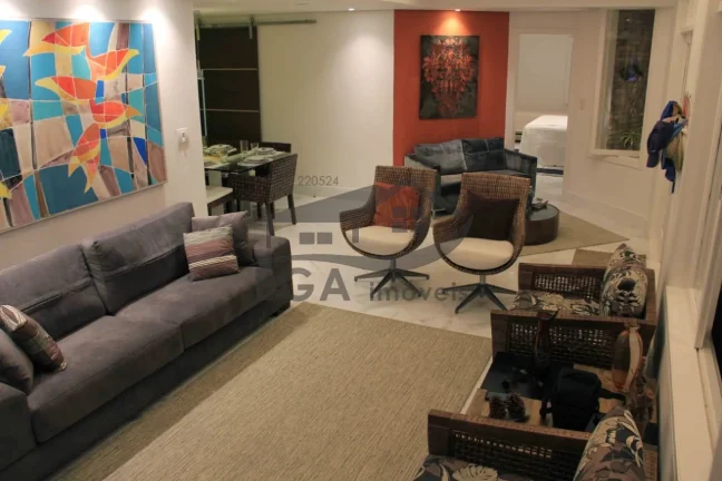 Imagem Casa Avenda Em Condominio de Alto Padrão