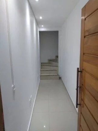 Imagem Salal Comercial e 1 banheiro para Alugar, 21 m² por R$ 900/Mês - Parque Novo Oratório - Santo André/SP