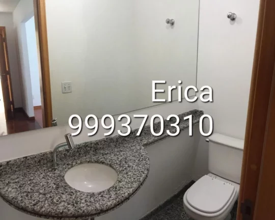 Imagem Lindo sobrado em condomínio fechado com 4 suítes FL11