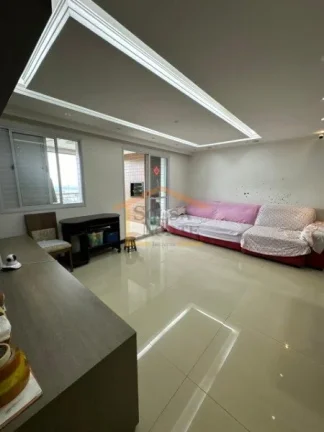 Imagem Apartamento originalmente com 4 dormitórios, estando com 3 dormitórios, sendo 1 suíte, rico em ar...
