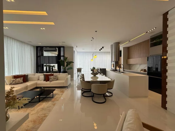 Imagem Casa mobiliada no Condomínio Caledônia com 2 suítes, 2 demi-suites e 4 vagas em Camboriú/SC