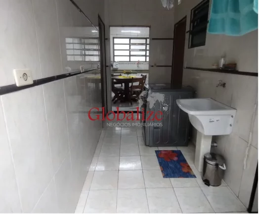 Imagem Belíssimo sobrado em Santos no bairro do Embaré com 4 dormitórios, duas suítes, duas vagas e quintal com churrasqueira à venda por R$ 1.490.000,00