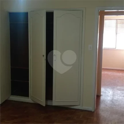 Imagem Apartamento à venda com 3 quartos, sendo 1 suíte, no condomínio Fradique Coutinho, São Paulo - SP