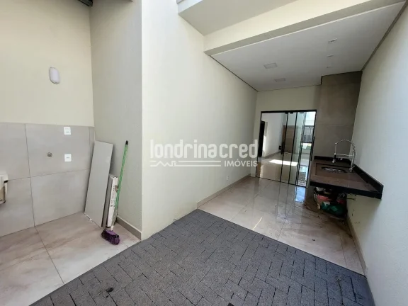 Imagem Excelente casa no Condomínio Heimtal Park com 3 dormitórios (1 suíte), sala e cozinha integradas, 2 banheiros e 1 vaga em terreno de 150m².