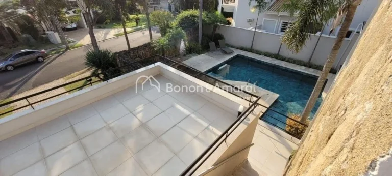 Imagem Casa de condomínio com 343 m² e 4 quartos