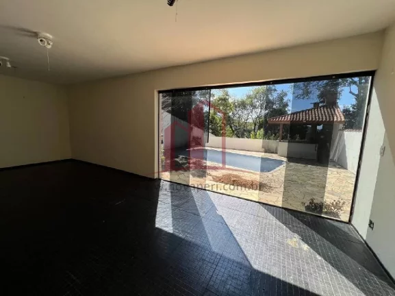 Imagem Imperdível oportunidade! Casa à venda em Mairiporã-SP, bairro Samambaia, 2 quartos, 1 suíte, 1 sala, 5 banheiros, 5 vagas, 405m².
