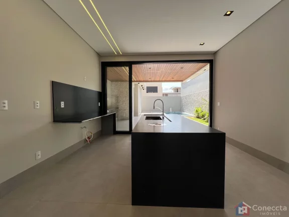 Imagem Mansão de Alto Padrão à Venda no Estância das Águas em Patos de Minas – 3 Suítes, Piscina e Acabamento Luxo