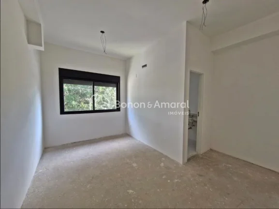 Imagem Imóvel com 2 quartos, ambos suítes, amplas salas de estar e jantar, lavabo, cozinha e lavanderia. ...