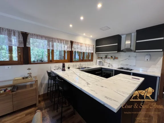 Imagem Linda Casa a venda em condomínio de alto padrão Campos do Jordão-SP