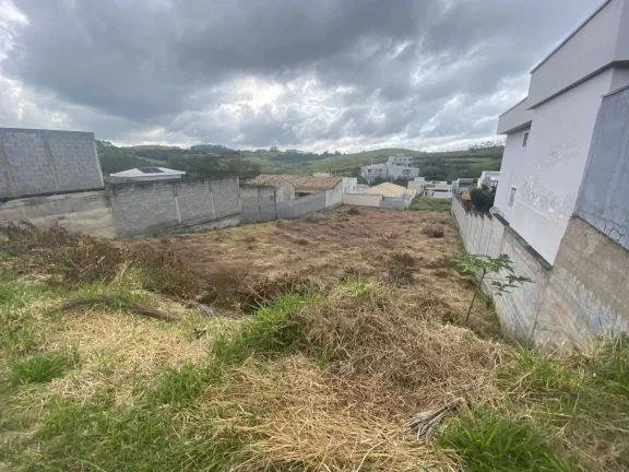 Imagem Lote de 1000 m2 em Condomínio de Alto Padrão – Segurança e Qualidade de Vida