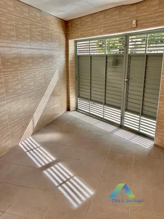 Imagem Casa Sobrado 2 Domts ,2 Banheiros , 2 vagas de garagens , complanejados !!