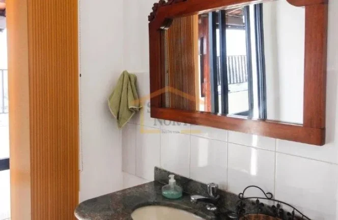 Imagem Apartamento amplo, com 3 dormitórios, sendo 1 suíte, 2 banheiros. Conta com varanda, box, armário...
