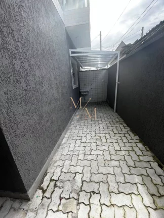 Imagem Casa tipo sobreposta baixa NOVA, 2 dormitórios, quintal, OPORTUNIDADE.