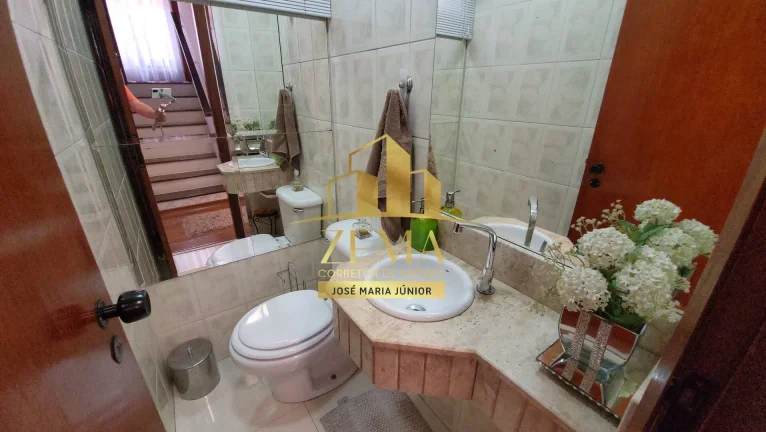 Imagem Sobrado Condomínio 03 dorms, Piscina no Condo, Segurança 24h, 03 vagas