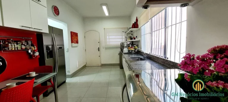 Imagem Casa a venda com porteira fechada em condomínio - Algarve