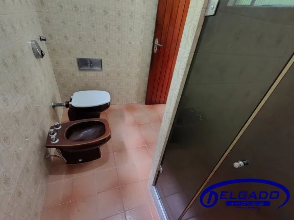 Imagem DELGADO aluga CASA fins COMERCIAIS em VENDA DAS PEDRAS, Itaboraí-RJ, com 4 quartos, 2 suítes, 2 salas, 1 banheiro, 6 vagas de garagem!