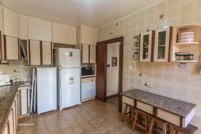 Imagem Casa ampla em lote de 360m², localizada no bairro Santa Inês, ideal para quem busca espaço, confo...
