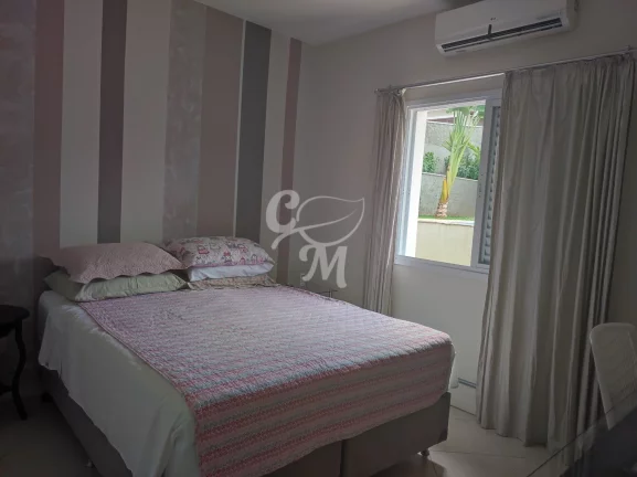 Imagem Excelente Casa em Condomínio Fechado