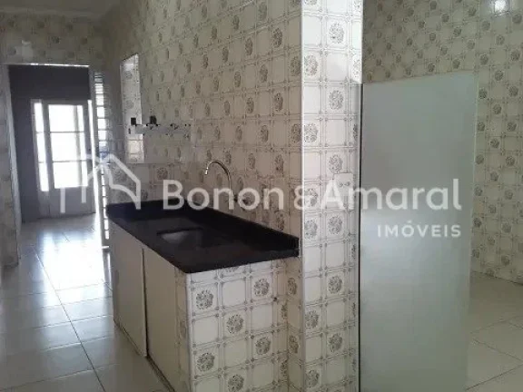 Imagem Excelente oportunidade para morar ou investir! Esta casa oferece uma estrutura ampla e funcional, pe...