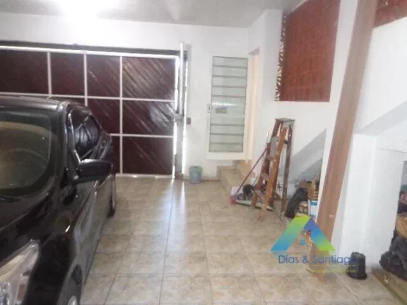 Imagem Linda casa com 3 dormitórios, 3 vagas, 3 banheiros área gourmet com fácil acesso a comércios e principais avenidas.
