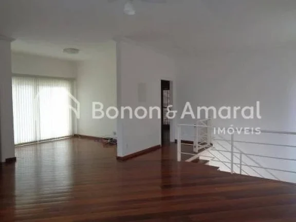 Imagem Linda casa de condomínio em Sousas, com 350m², 4 quartos e 3 suítes.