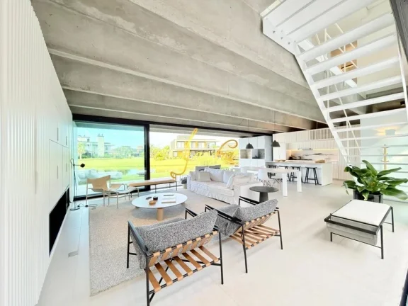 Imagem Casa contemporânea no condomínio Sense beira lago