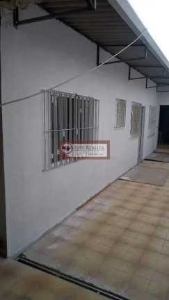 Imagem Oportunidade única de investimento no parque América. Vendo casa com Área total 243m² no parque América, Casa com 3 Dormitorios sendo 1 Suíte, vaga de garagem, 2 Kitnets com, quarto, sala, cozinha, banheiros cada, 2 salões comercial, uma grande oportunida