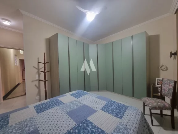 Imagem Casa á venda com 3 dormitórios e 2 suítes - Aparecida em Santos