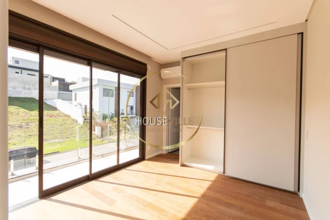 Imagem Casa Sobrado, 4 Dormitórios( 4 suíte), 325m², Condomínio Alphaville, Sjc.