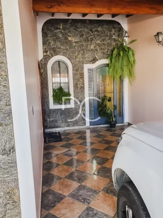 Imagem Cajuru - Venda Sobrado AC 620m² | AT 880 m² | 4 Dormitórios | 2 Suítes | 4 Banheiros | 4 Vagas