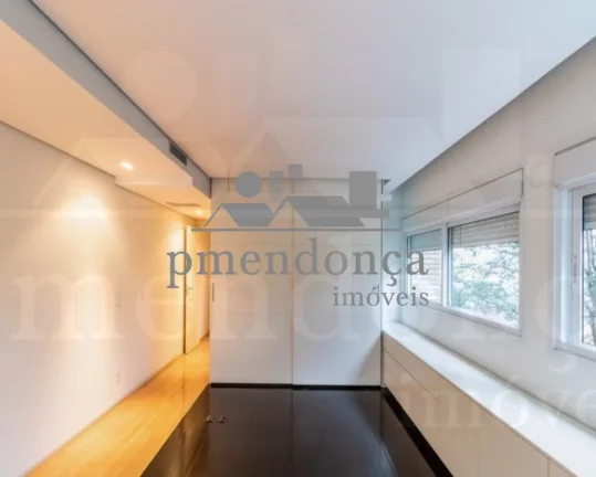 Imagem Apartamento Maravilhoso em Perdizes com vista livre para o Pacaembu, 235m².
