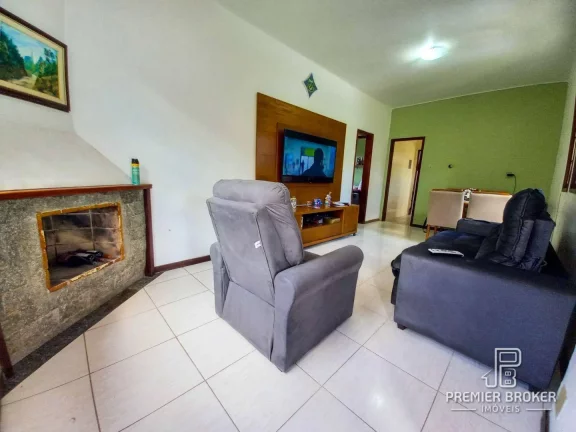 Imagem Casa à venda, 221 m² por R$ 800.000,00 - Bom Retiro - Teresópolis/RJ