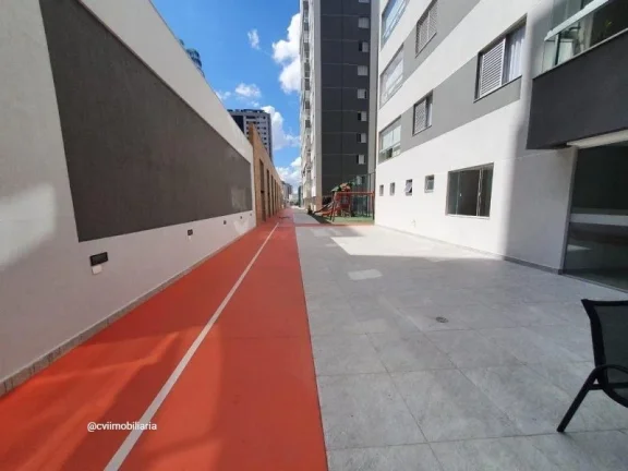 Imagem Imóvel amplo à venda com 3 quartos, sendo 1 suíte, e 3 banheiros no total, 1 escritório, 3 vagas...
