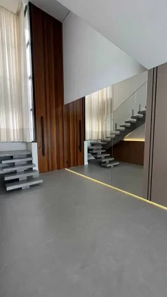 Imagem Casa Alto Padrão com 2 suítes e 2 vagas de garagem - Vila Nova | Joinville/SC