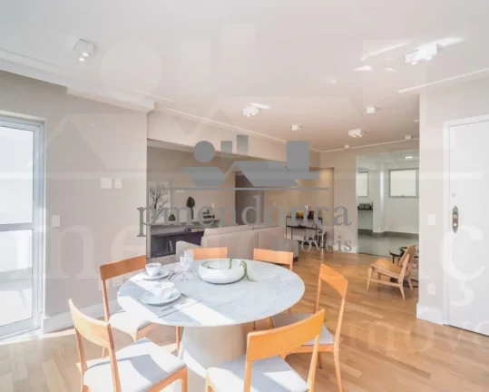 Imagem Apartamento reformado com 153m², 2 quartos sendo 1 suíte e 2 vagas.