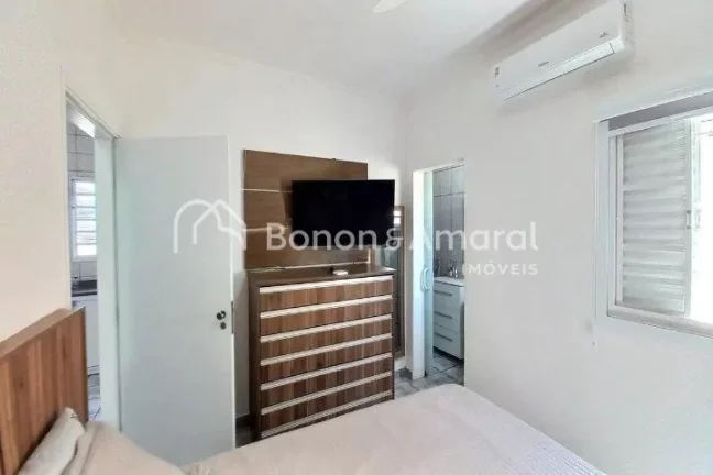 Imagem Casa isolada com 3 dorms , 1 suíte, sala e cozinha planejada. Ambientes com ar-condicionado e área...