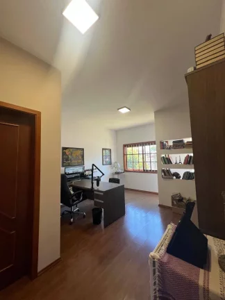Imagem Casa 368m2, 4 Quartos, Avenida Luiz Pasteur, bairro Tamandaré-Esteio-RS