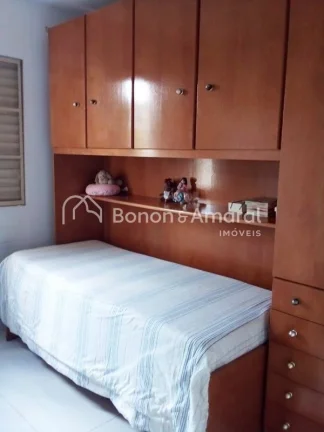 Imagem Apartamento térreo a venda, 2 dormitórios, Suíte, Living, cozinha com armários, lavanderia, 1 vaga coberta.