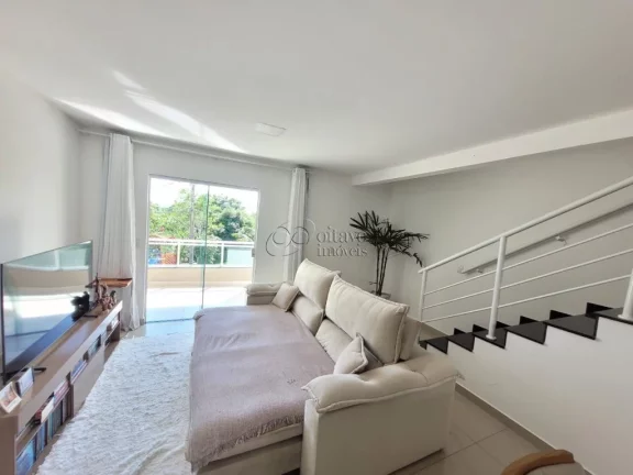 Imagem Linda casa triplex a venda no São Marcos com 3 quartos, suíte e quintal!