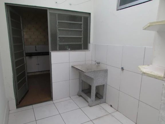 Imagem  
 2 quartos Banheiro social Cozinha  Sala Lavanderia  Quintal 2 garagens - Atual.07-01-26